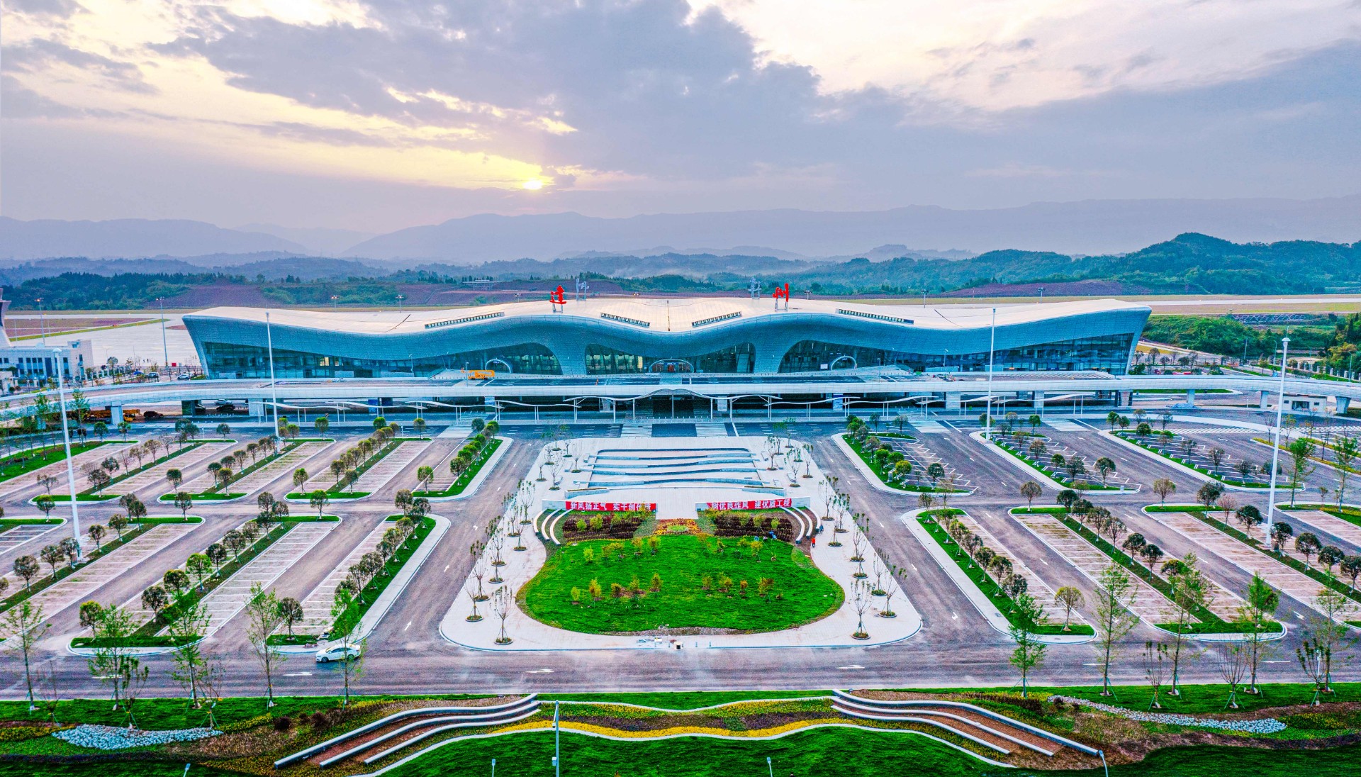 达州交通三年大会战画册